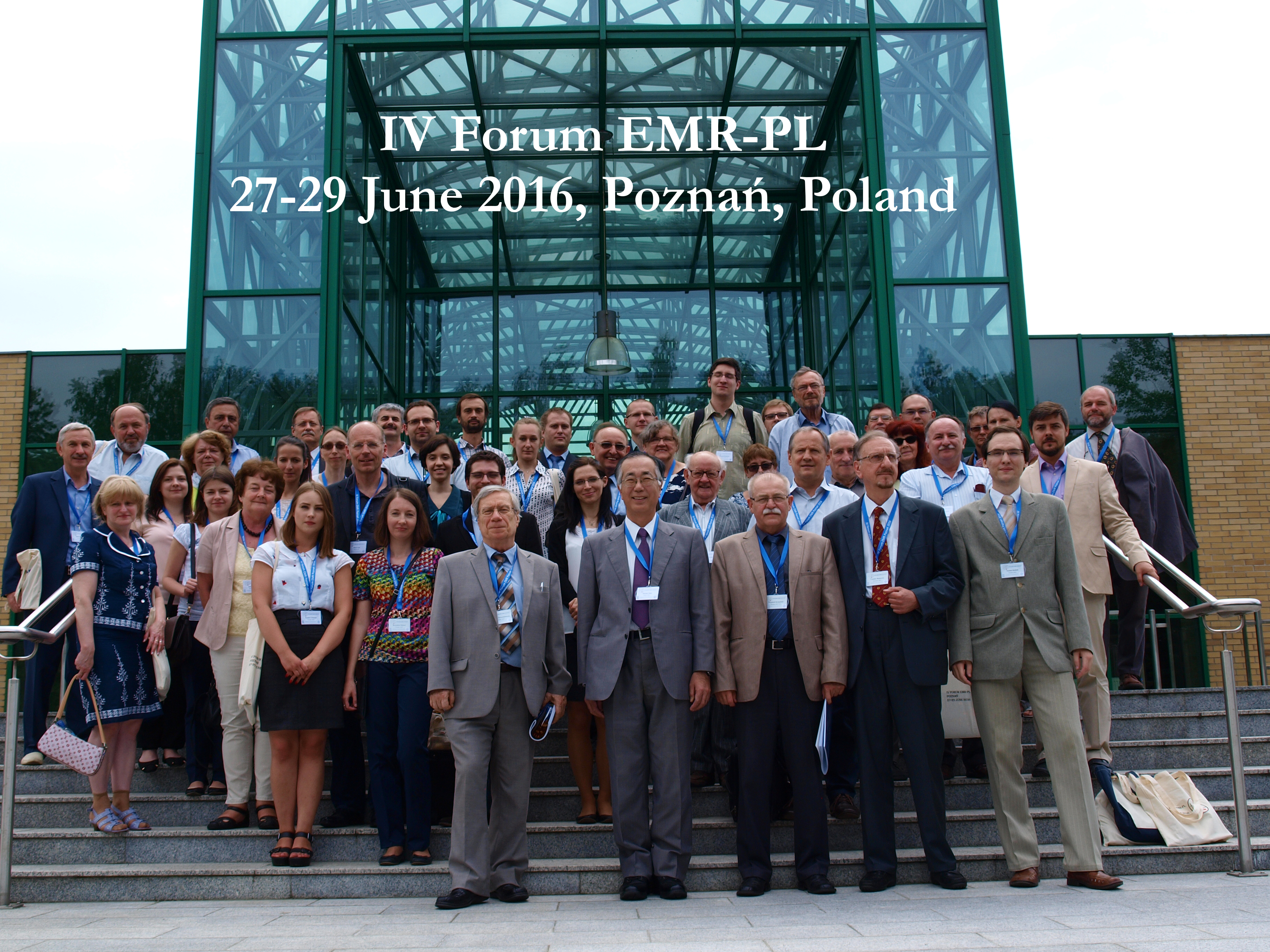 Zdjęcie grupowe uczestników IV Forum EMR-PL